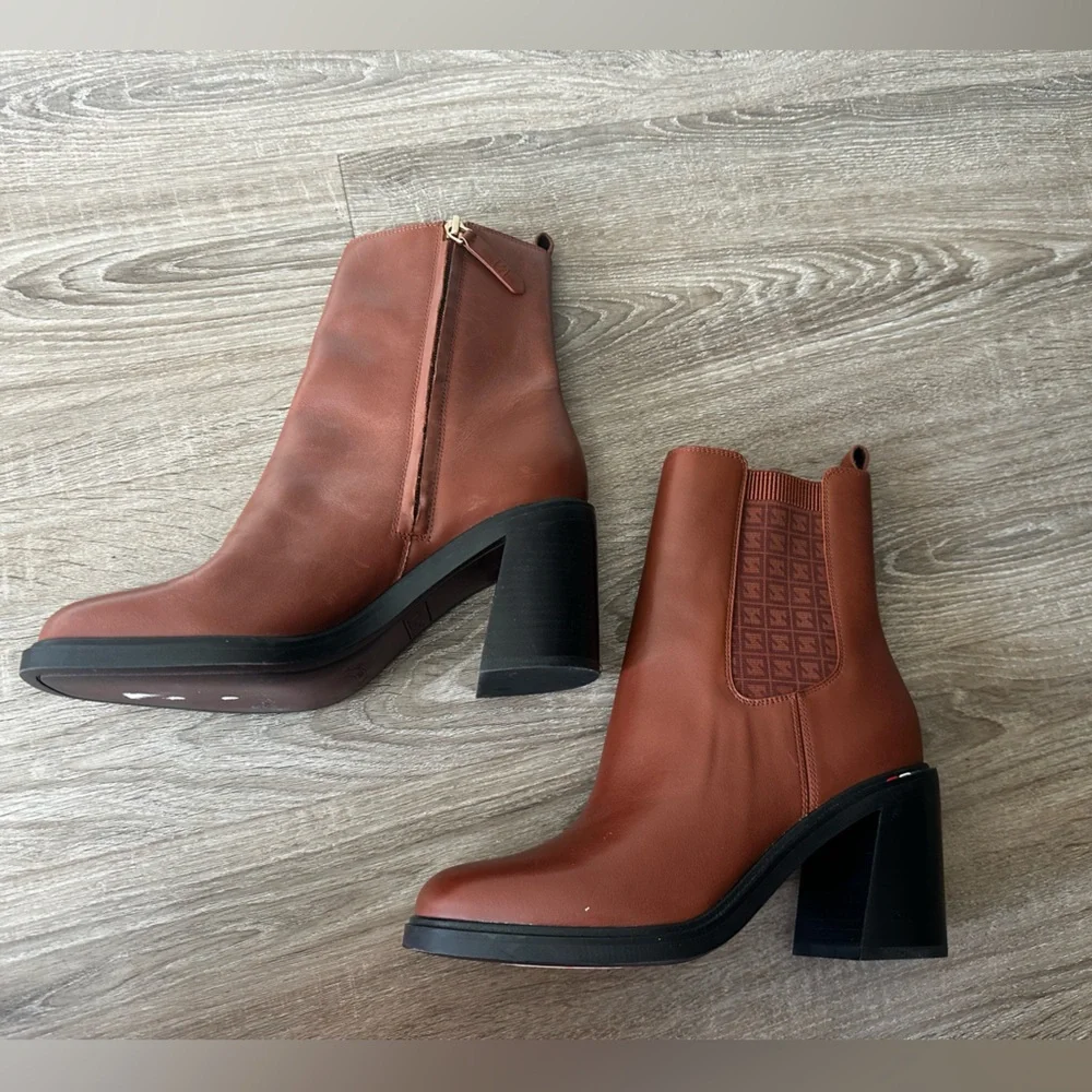 Sarto Franco Sarto  Paula Brown Chelsea Ankle Boots Size 8 New‎